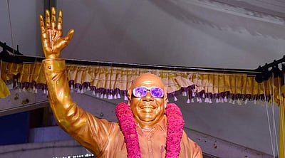 அண்ணா அறிவாலயத்தில் கலைஞர் சிலை திறப்பு