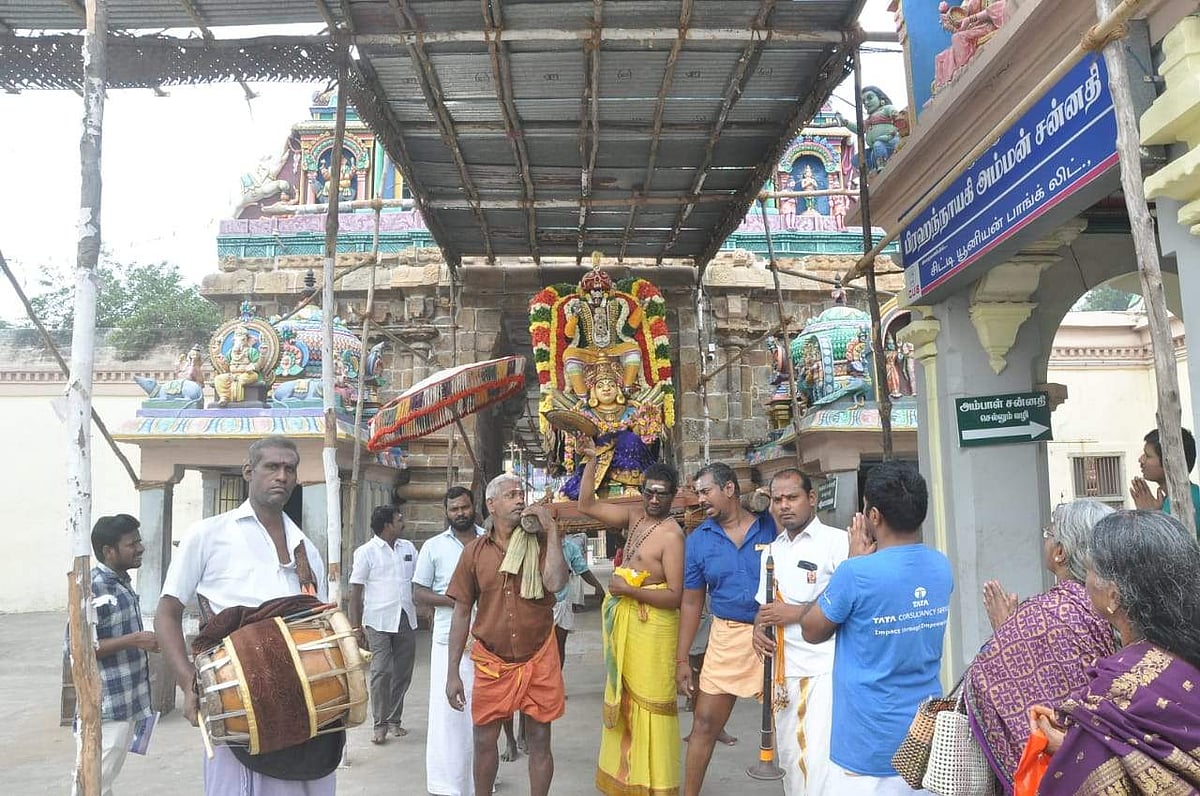 கும்பகோணம்  ஸ்ரீ நாகேஸ்வரர் ஆலய வைகுண்ட ஏகாதசி உற்சவத்தில் கருட சேவை 