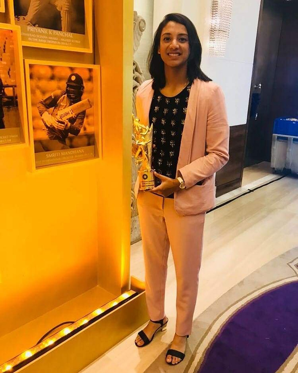 சிறந்த வீராங்கனையாக ஸ்மிருதி மந்தானா தேர்வு: ஐசிசி அறிவிப்பு