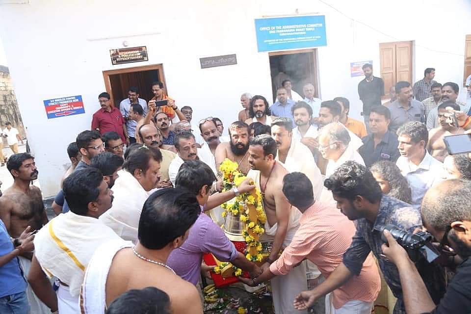 விக்ரம் நடிக்கும் மஹாவீர் கர்ணா: ரூ. 300 கோடி பட்ஜெட்டில் உருவாகிறது!