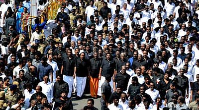 முதல்வர் தலைமையில் அமைதி ஊர்வலம்