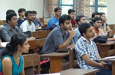 பேராசிரியர் வேலை வேண்டுமா? அழைக்கிறது தில்லி என்ஐடி!