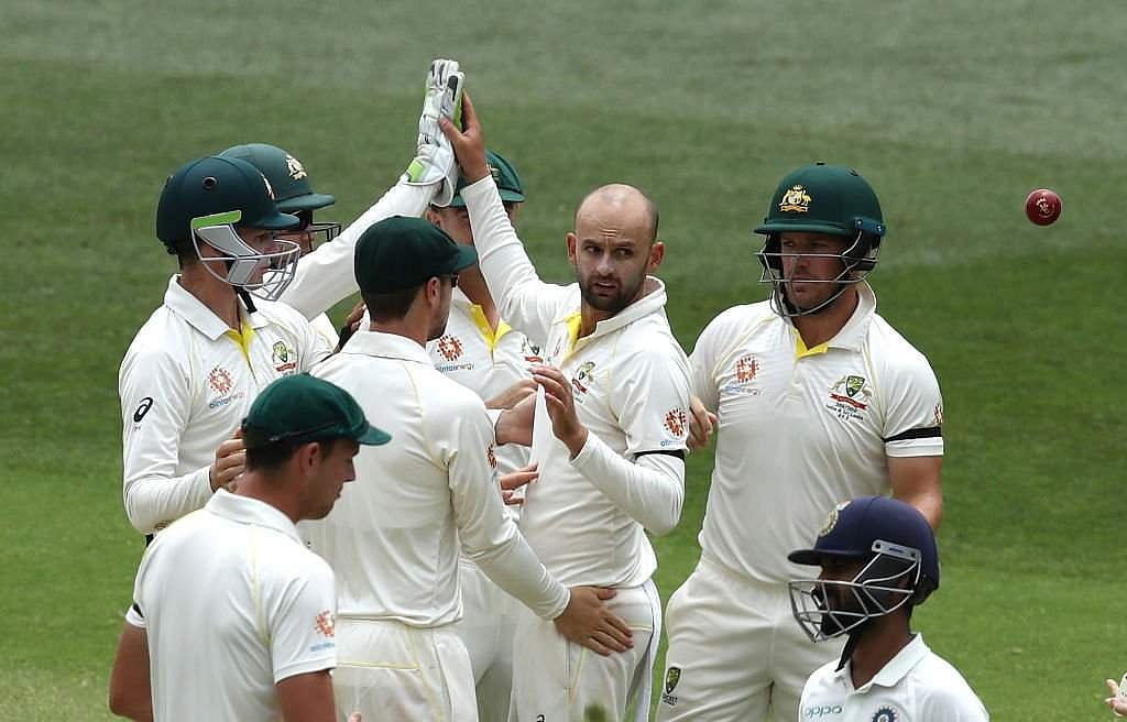 லயன் சுழலில் சிக்கிய இந்தியா 307 ரன்களுக்கு ஆட்டமிழப்பு