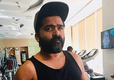 மணி ரத்னம் படத்துக்காக உடற்பயிற்சி நிலையத்தில் வியர்வை சிந்தும் சிம்பு! (விடியோ)