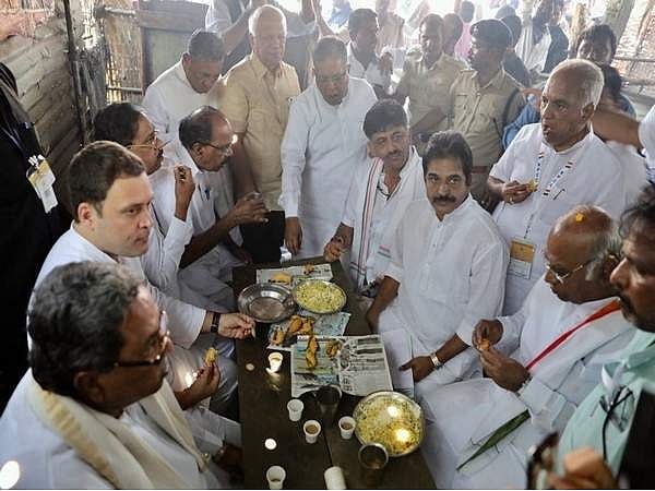 பகோடா, பஜ்ஜி, தேநீருடன் பிரசாரத்துக்கு இடையில் இளைப்பாறிய ராகுல்