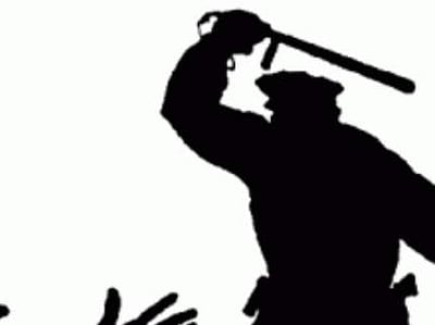 இளைஞரைத் தாக்கிய ஊர்க்காவலர் பணியிடை நீக்கம்