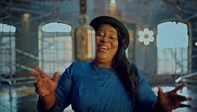 கூவக் கூவ... இணையத்தில் வைரலாகிக் கொண்டிருக்கும் மற்றுமொரு கொலைவெறிப் பாட்டு!