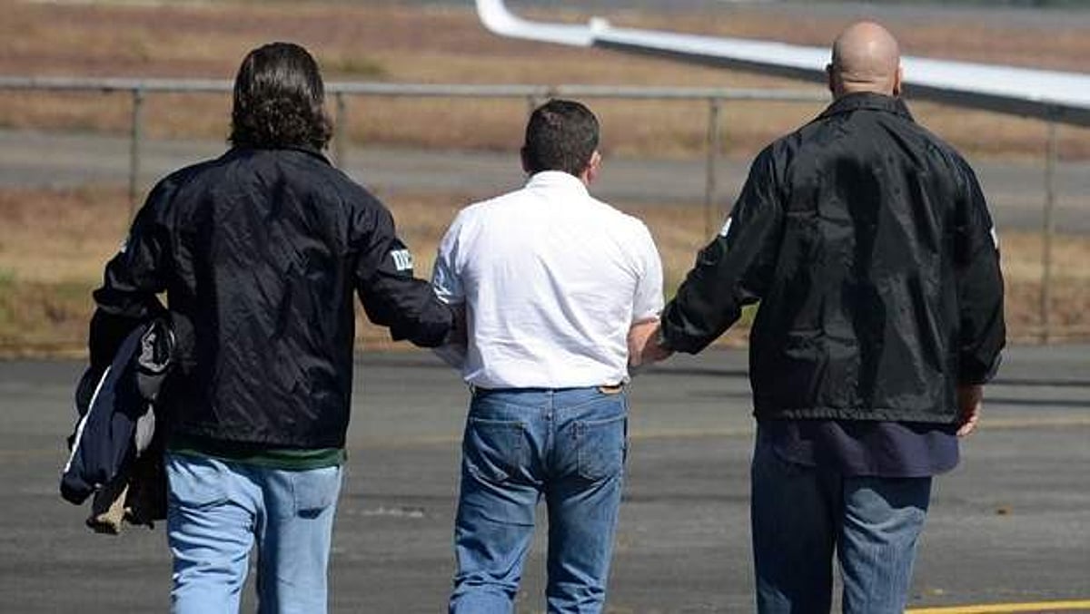 ஒரு நாட்டின் வேண்டுகோளின்படி குற்றவாளியை மீண்டும் அவர்களிடம் ஒப்படைத்தல்