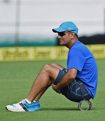 தோனி ஓய்வு பெற வேண்டும் என்று கோரிக்கை வைத்த ரசிகருக்கு ஆகாஷ் சோப்ரா அளித்த பதிலடி!