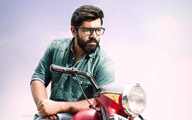 நிவின் பாலியுடன் இணையும் சூப்பர் ஸ்டார் யார்?