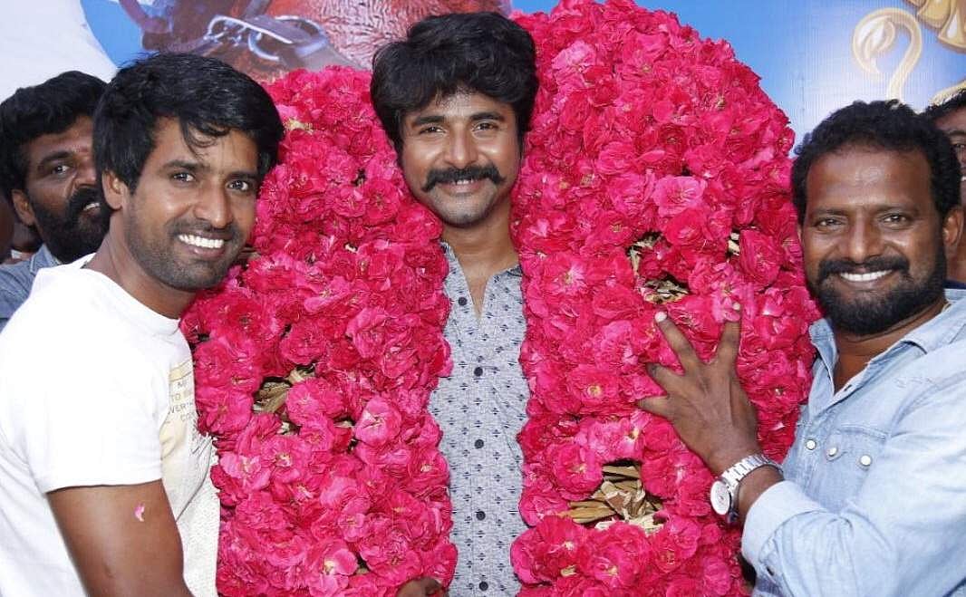 சீமராஜா படப்பிடிப்பில் சிவகார்த்திகேயன் பிறந்தநாள் கொண்டாட்டம் (படங்கள்)