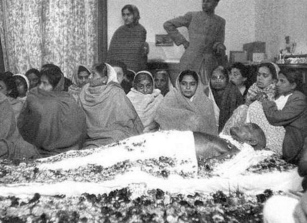 மகாத்மா காந்தி படுகொலையின் சதியை வெளிக்காட்டும் முக்கிய ஆவணங்கள்: உச்ச நீதிமன்றத்தில் பரபரப்பு தகவல்!