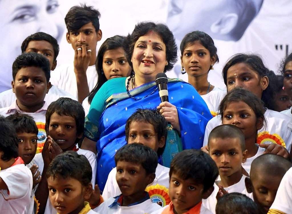 கடன் தொகை ரூ 6.2 கோடியை 3 மாதங்களுக்குள் செலுத்த வேண்டும்: லதா ரஜினிகாந்துக்கு உச்சநீதிமன்றம் உத்தரவு