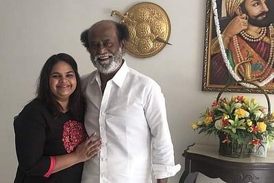 ரஜினியைச் சந்தித்து ஆசி பெற்றார் நடிகை வித்யு லேகா! (படங்கள்)