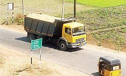 கனிமங்கள் கடத்தலை தடுக்க 
மணல் லாரி உரிமையாளா்கள் கோரிக்கை