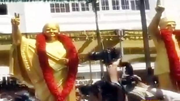 அதிமுக தலைமை அலுவலகத்தில் ஜெயலலிதா சிலை திறப்பு