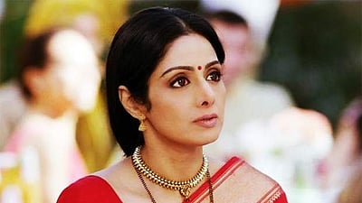 அவரது இழப்பு ஈடு செய்ய முடியாதது! நடிகை ஸ்ரீதேவிக்கு டிடிவி ட்விட்டரில் இரங்கல்!