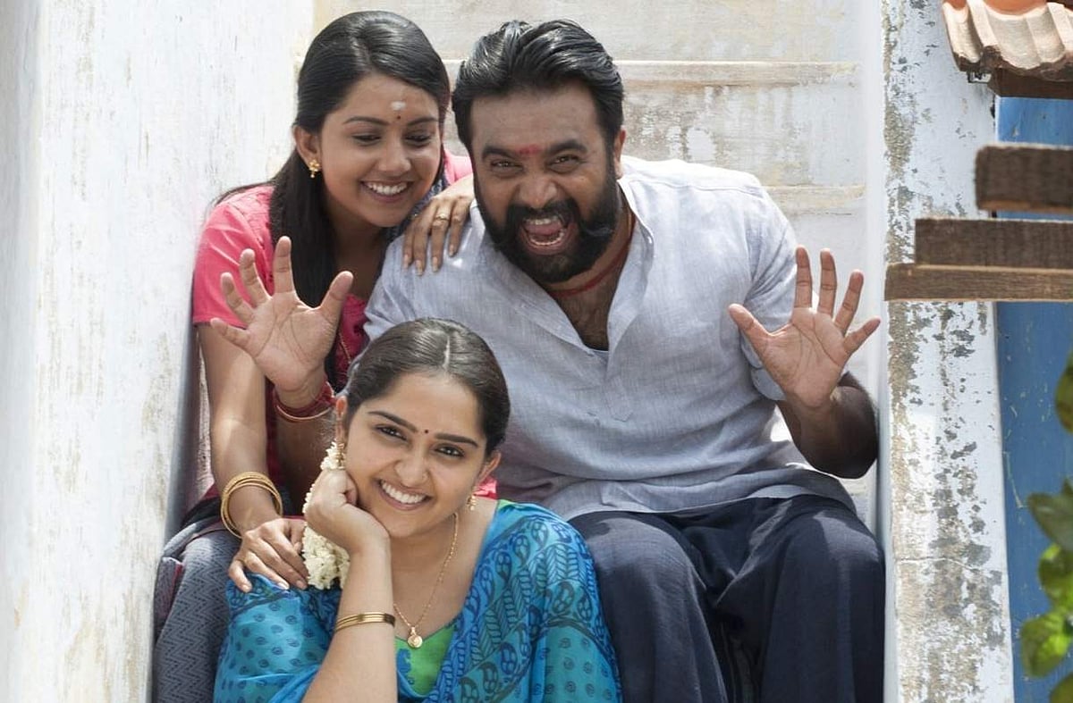 உதவிக்கு வராமல் வேடிக்கை பார்ப்பது மனிதத்தன்மையற்றது: நடிகை சனுஷா விவகாரம் குறித்து சசிகுமார்!