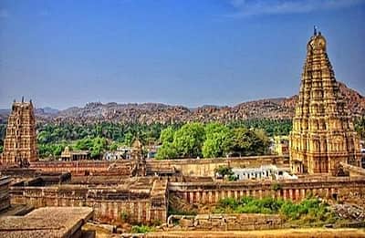 அதிசய கோயில்:தலைகீழாக விழும் கோபுர நிழல்! விடை தெரியாத மர்மம்!!