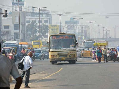 சென்னையில் ரூ.1000 பஸ் பாஸ் கட்டணத்தில் மாற்றம் இல்லை: அமைச்சர் விஜயபாஸ்கர் அறிவிப்பு!