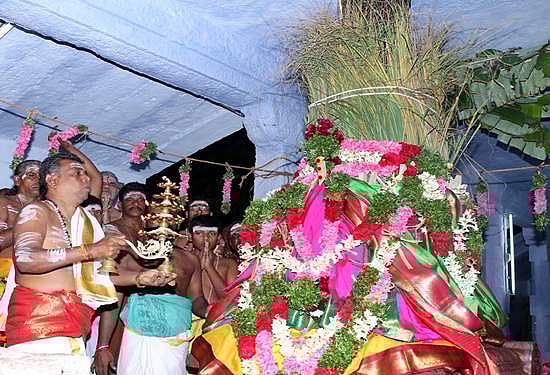 திருச்செந்தூர் வெயிலுகந்தம்மன் கோயிலில் மாசித்திருவிழா கொடியேற்றத்துடன் தொடக்கம்