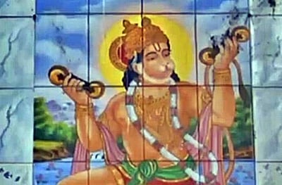 மத நல்லிணக்கத்துக்கு உதாரணம்: சொந்த செலவில் அனுமன் கோயிலை புதுப்பித்த முஸ்லிம்!