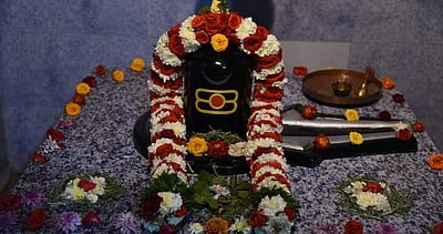 லிங்கத்தின் மேல் சூரிய ஒளி படும் அபூர்வ காட்சி: மேச்சேரி பசுபதீஸ்வரர் கோயிலில் நேற்று நிகழ்ந்தது