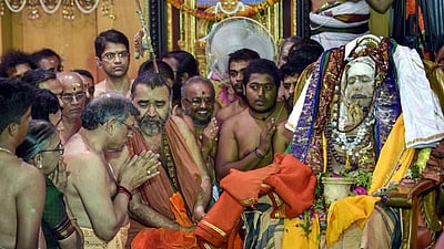 ஸ்ரீ ஜயேந்திரர் உடல் நல்லடக்கம்