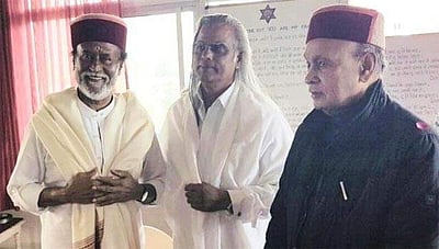 பாபா ஆசிரமத்தில் பாரதிய ஜனதா தலைவரைச் சந்தித்த ரஜினிகாந்த்! 