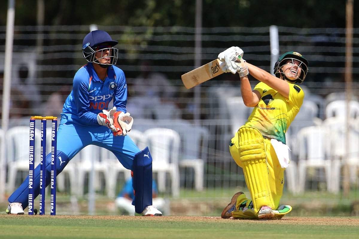 ஆஸ்திரேலியாவுக்கு எதிரான முதல் ஒருநாள் போட்டியில் இந்திய மகளிர் அணி தோல்வி!