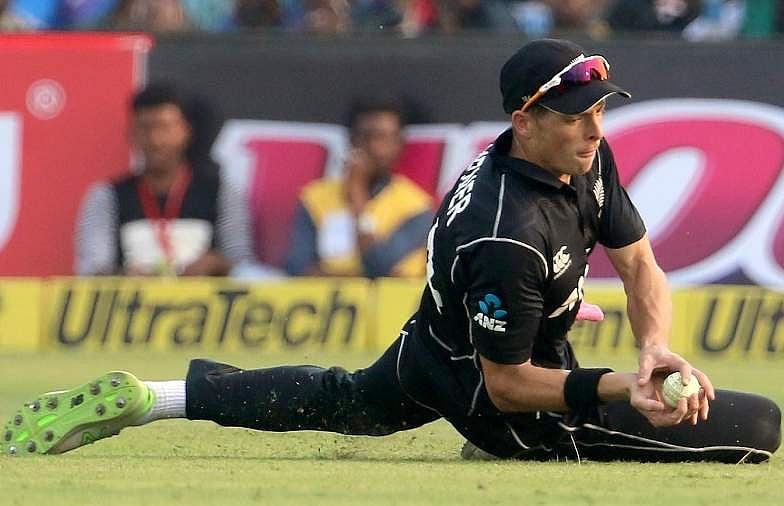 சிஎஸ்கே ரசிகர்களுக்கு ஏமாற்றம்: ஐபிஎல் போட்டியிலிருந்து நியூஸி. ஆல்ரவுண்டர் சாண்ட்னர் விலகல்!