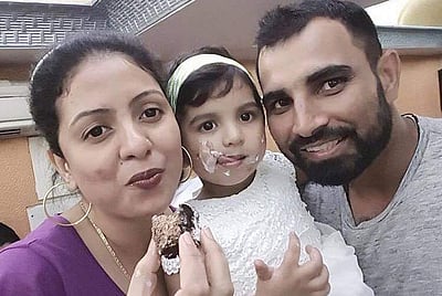 தொடரும் ஆன்லைன் மிரட்டல்கள்: மம்தா பானர்ஜியின் ஆதரவைக் கோருகிறார் ஷமி மனைவி!