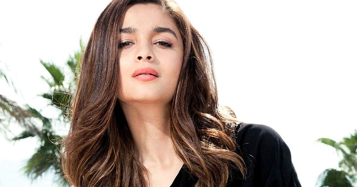 தனக்குத் தானே பிறந்தநாள் வாழ்த்து சொல்லிக்கொண்ட பிரபல நடிகை!