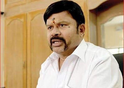 தலைமைக்கு எதிராக கருத்து: முன்னாள் எம்.பி., கே.சி.பழனிசாமி அதிமுகவிலிருந்து நீக்கம் 