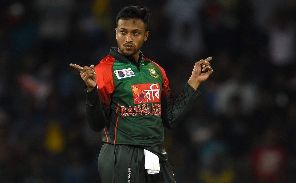 வீரர்களை பெவிலியனுக்குத் திரும்புமாறு அழைத்த வங்கதேச கேப்டனுக்கு என்ன தண்டனை கிடைக்கும்?