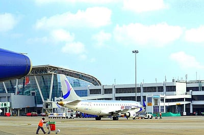 சென்னை விமான நிலையத்தில் வெடிகுண்டு இருப்பதாக புரளியை கிளப்பியவர்கள் கைது!