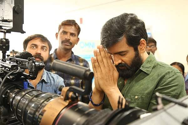 சந்தானம் நடிக்கும் தில்லுக்கு துட்டு 2: பூஜையுடன் ஆரம்பம்!