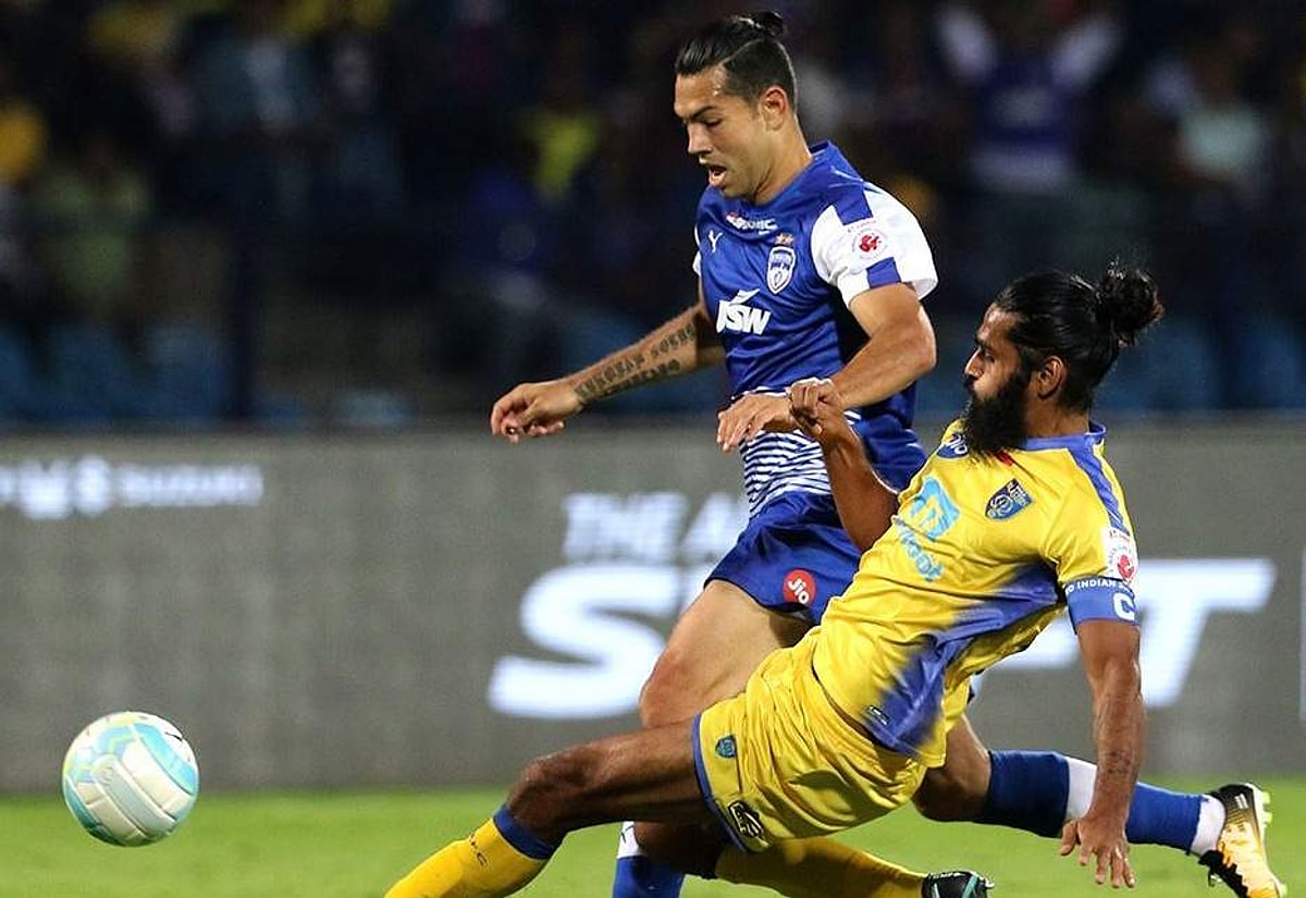 ஐஎஸ்எல்: கேரளாவைப் போட்டியிலிருந்து வெளியேற்றிய பெங்களூர் அணி!