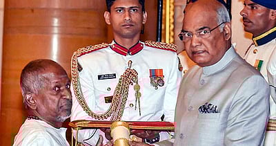 பத்ம விருது வழங்கி கெளரவிப்பு