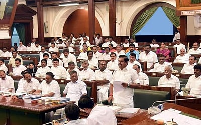 இம்மாத இறுதிக்குள் ஏழைக் குடும்பங்களின் வங்கிக்கணக்கில் தலா 2,000 ரூபாய்: முதல்வர்