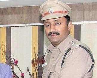 துறை உத்தரவை மதிக்காததால் நடவடிக்கை: காவலர்கள் தீக்குளிப்பு முயற்சி பற்றி தேனி எஸ்.பி விளக்கம்! 