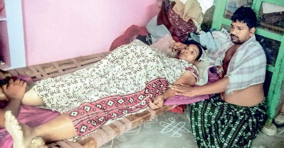 25 கிலோ கட்டியுடன் வாழ முடியவில்லை: கருணை கொலை செய்யக் கோரும் ஆந்திரப் பெண்