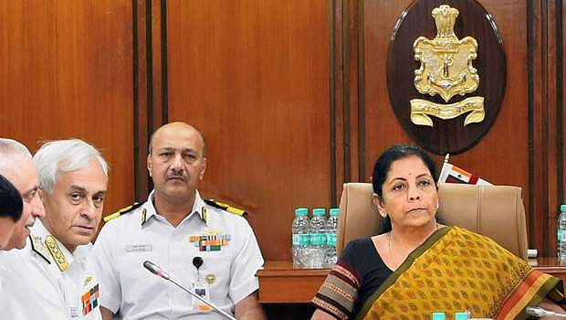 முப்படை வீரர்கள் குழந்தைகளின் கல்விச் சலுகைகள் தொடரும்: நிர்மலா சீதாராமன் அறிவிப்பு