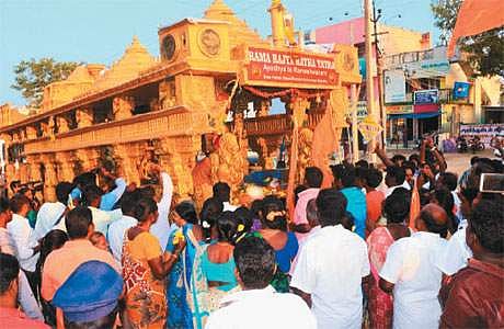 அரசியல்வாதிகளே.. உங்கள் முடிவுகளை எங்கள் மீது திணிக்காதீர்கள்!!