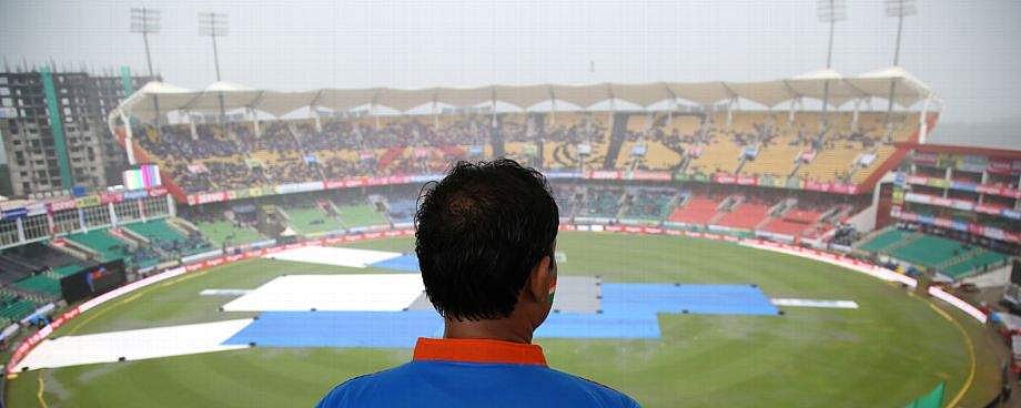 கொச்சி கிரிக்கெட் போட்டி திருவனந்தபுரத்துக்கு மாற்றம்: சச்சின் முயற்சிக்குக் கிடைத்த வெற்றி!