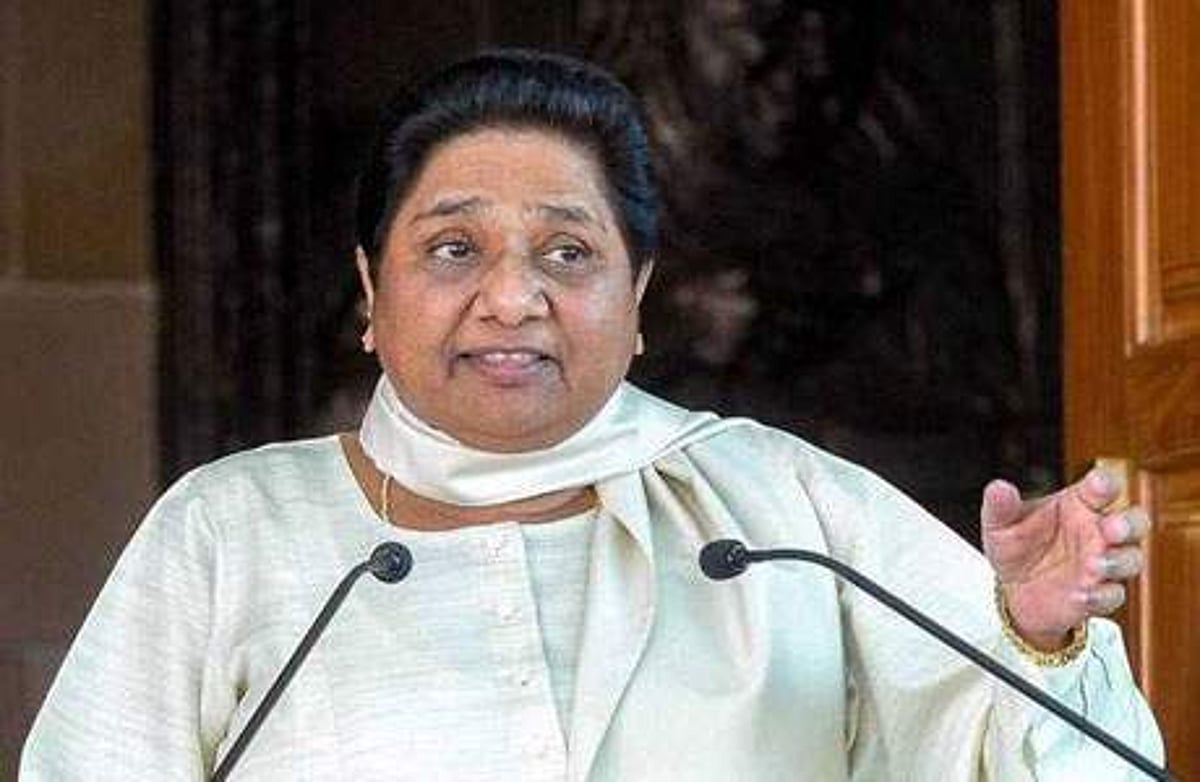 மோடி அரசின் உண்மை தன்மையை அத்வானியின் வார்த்தைகள் குறிக்கிறது: மாயாவதி