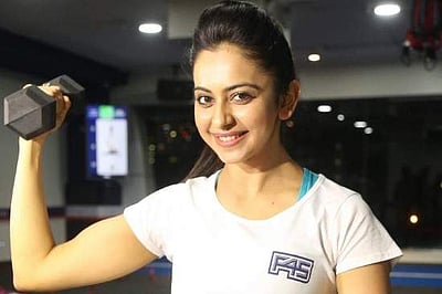 நடிகை ரகுல் ப்ரீத் சிங்கின் ஸ்லிம் ரகசியம் இதுதான்! (விடியோ)