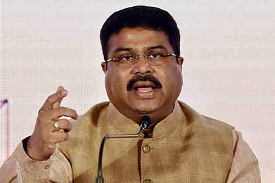 தமிழகத்தில் 5 இடங்களில் பெட்ரோலிய எண்ணெய் மண்டலங்கள் அமைக்க பரிந்துரை: மத்திய அமைச்சர் தகவல்! 