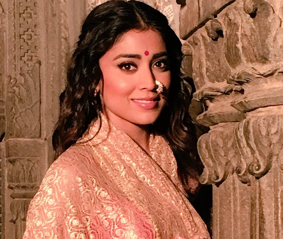 விரைவில் திருமணம் செய்துகொள்ளவுள்ள நடிகை ஸ்ரேயா திருமலையில் வழிபாடு! (விடியோ)