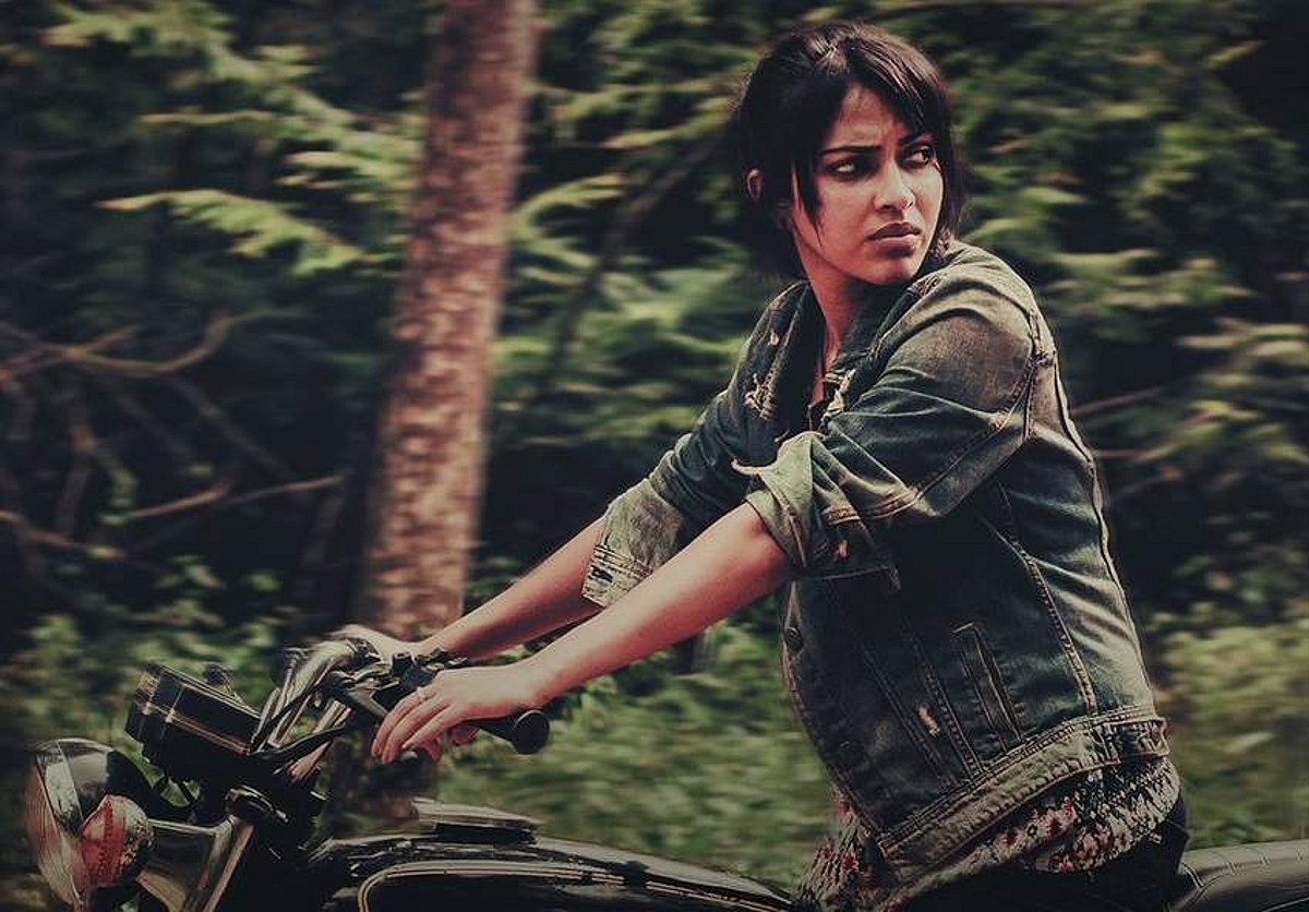 அமலா பால் நடிக்கும் அதோ அந்த பறவை போல: போஸ்டர்கள் வெளியீடு!